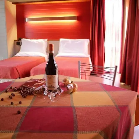 In Guest - Alba Village 3 Stelle Alba (Piedmont)